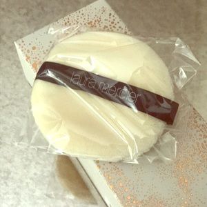 Laura Mercier Puff , Free with Pallets purchase